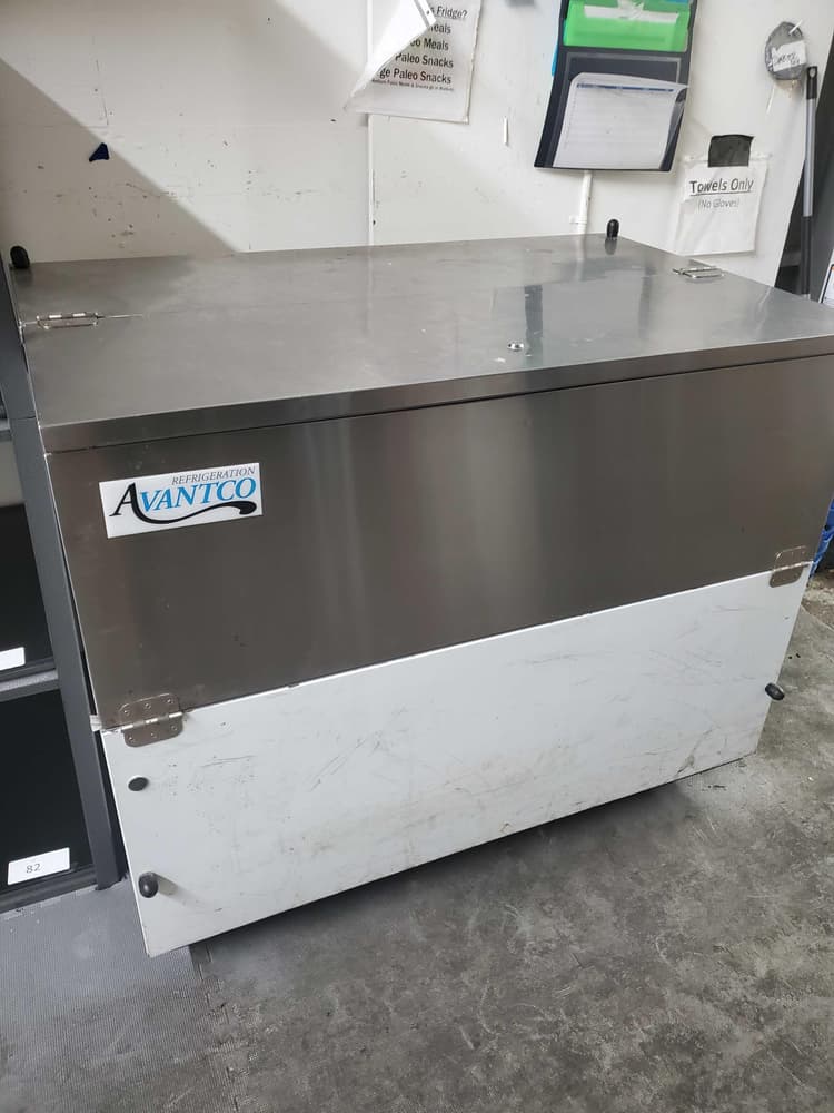 The Avantco Holds up to 12 milk crates, uses Environmentally-friendly R290 refrigerant, Cold wall refrigeration system, Digital thermostat read-out, auto defrost function, and it is 115V, 1/5 hp