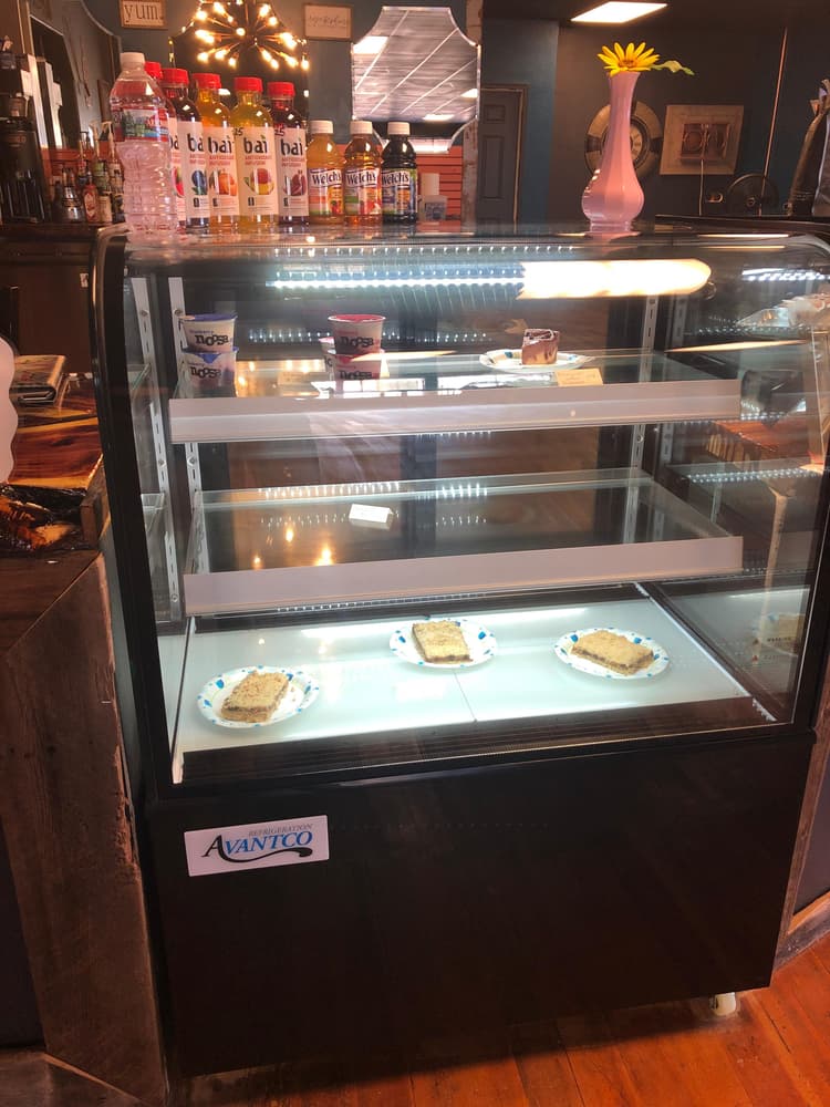 36” dry display case